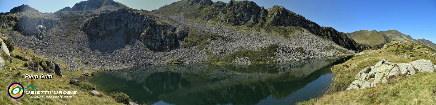 38 Vista panoramica sul Lago di Sopra (2095 m).jpg